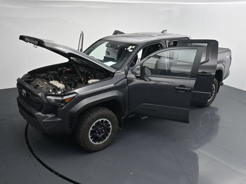 Used 2024 Toyota Tacoma TRD Off-Road w/ TRD Off Road Premium Package AWD/4WD image 26