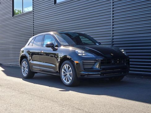 New 2026 Porsche Macan AWD/4WD image 9