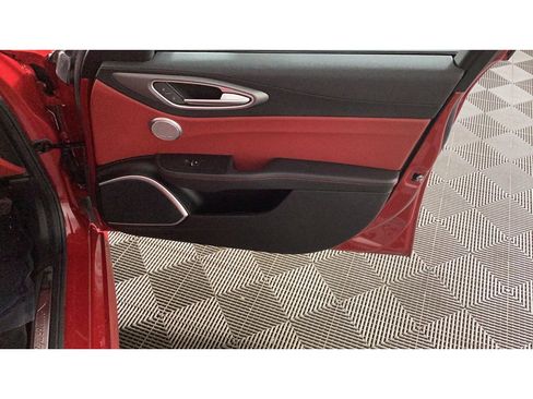 Used 2019 Alfa Romeo Giulia Ti Sport w/ Quick Order Package 22S Sport image 11