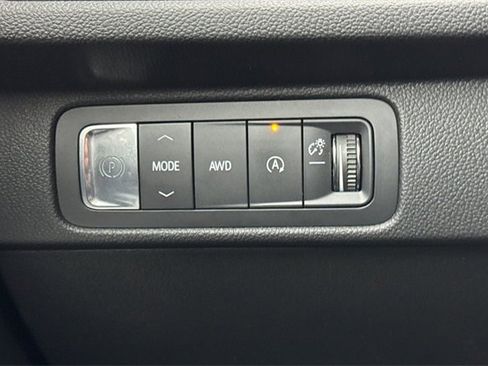 Used 2024 Chevrolet Traverse LT w/ LPO, Floor Liner Package image 44