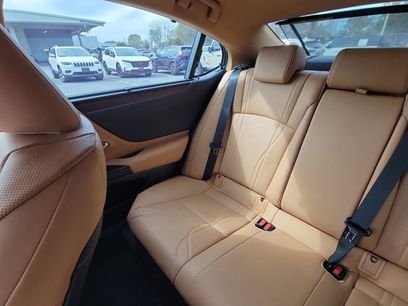 Used 2024 Lexus ES 300h Ultra Luxury w/ Accessory Package (Z2)