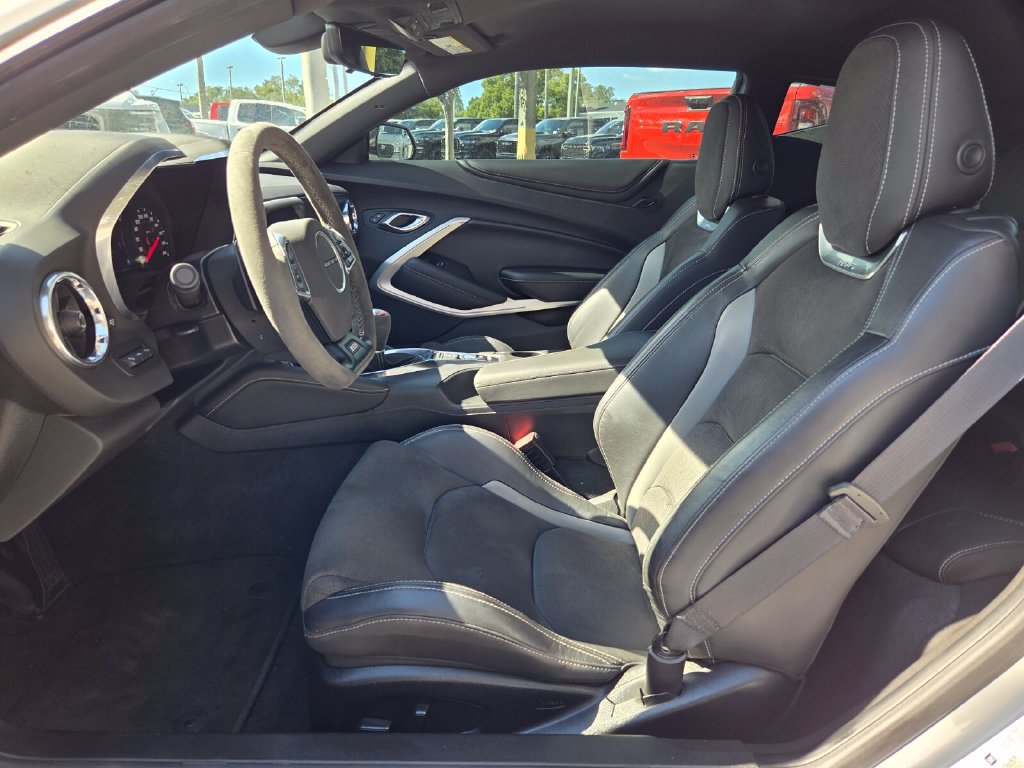 Used 2020 Chevrolet Camaro SS RWD image 12