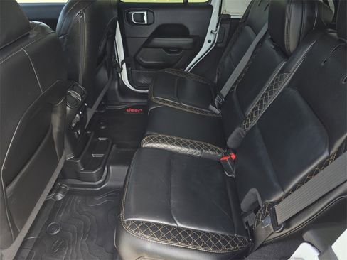 Used 2021 Jeep Wrangler Unlimited Sahara image 31