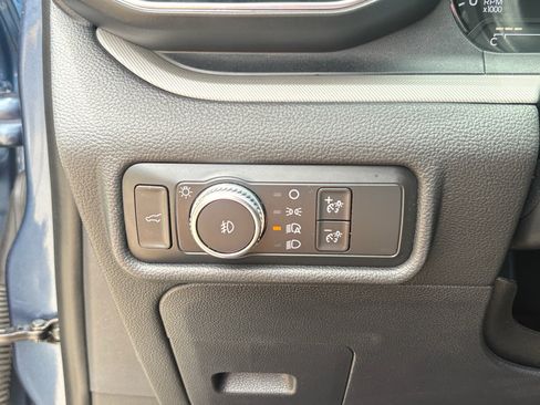 Used 2020 Ford Explorer XLT w/ Equipment Group 202A RWD image 10