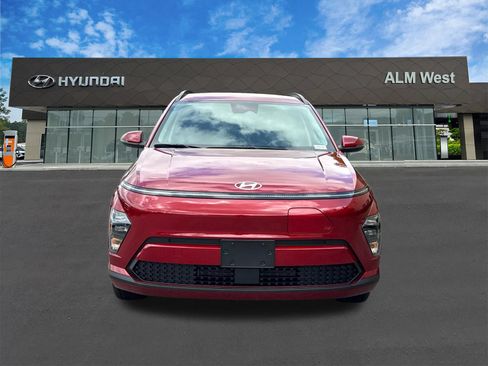 Used 2025 Hyundai Kona SEL FWD image 2