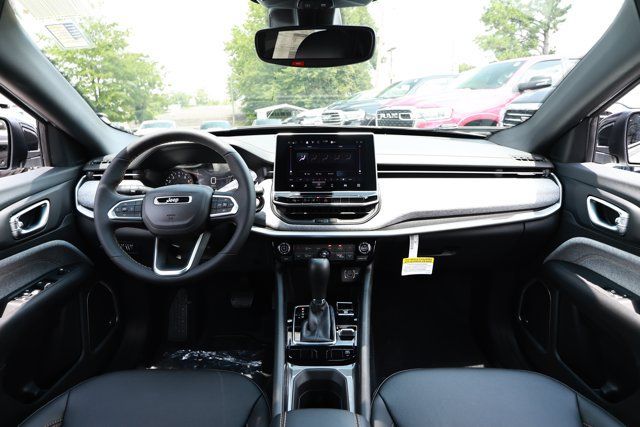 New 2026 Jeep Compass Latitude AWD/4WD image 31