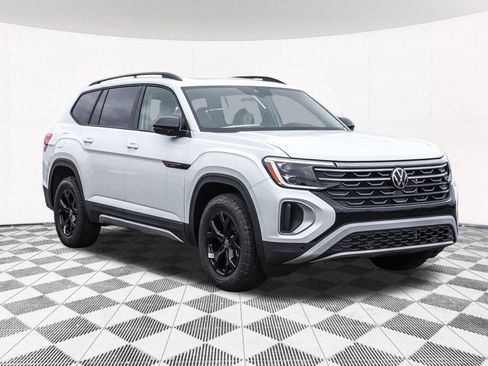 New 2026 Volkswagen Atlas Peak Edition AWD/4WD image 13
