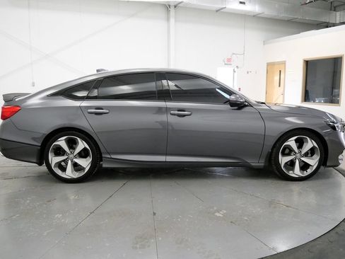 Used 2020 Honda Accord Touring image 8
