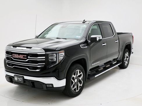 Used 2023 GMC Sierra 1500 SLT w/ X31 Off-Road Package image 2