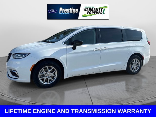 Used 2024 Chrysler Pacifica Touring-L FWD image 8