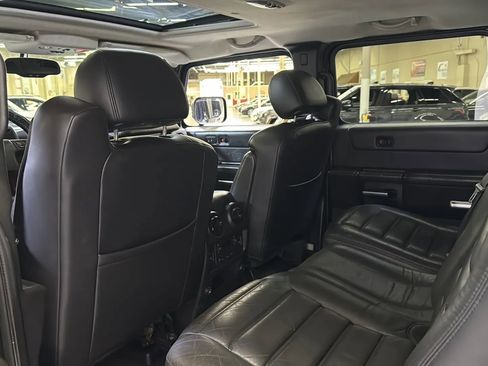 Used 2005 HUMMER H2 w/ Preferred Equipment Group image 20