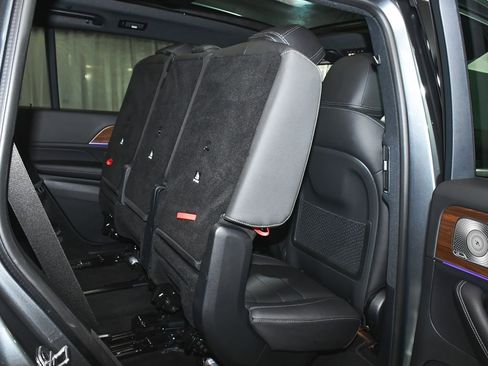 Used 2025 Mercedes-Benz GLS 450 4MATIC image 63