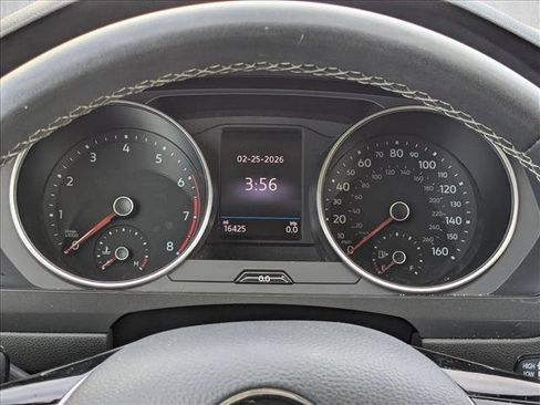 Used 2021 Volkswagen Tiguan SE image 11