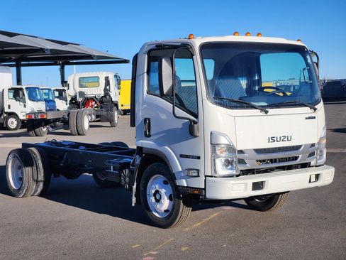 New 2025 Isuzu NQR image 2