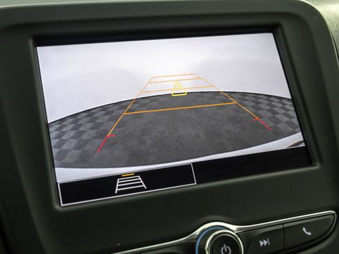 Used 2024 Chevrolet Equinox LT FWD image 10
