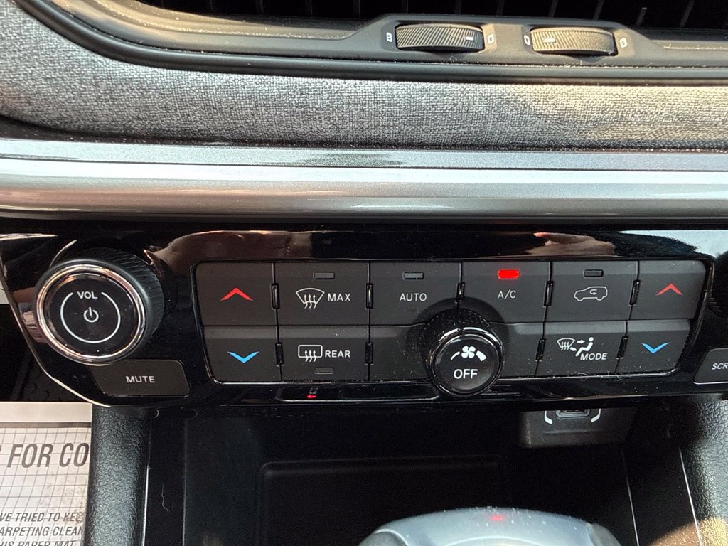 Used 2023 Jeep Compass Latitude w/ Convenience Group AWD/4WD image 32