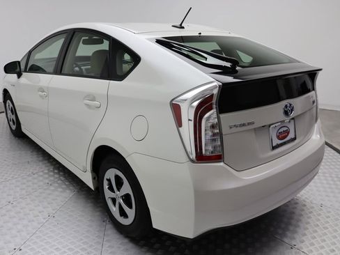 Certified 2015 Toyota Prius Five image 11