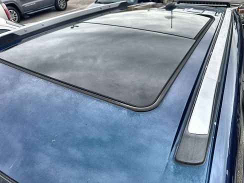 Used 2021 Chevrolet TrailBlazer LT w/ Sun and Liftgate Package FWD image 3