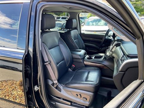 Used 2017 Chevrolet Tahoe LT w/ Luxury Package AWD/4WD image 11
