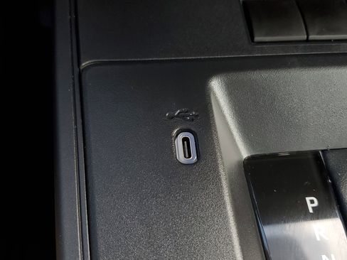 Used 2026 Toyota Corolla Cross L image 28