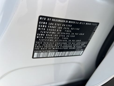 Certified 2022 Volkswagen Tiguan SE w/ Panoramic Sunroof Package image 33