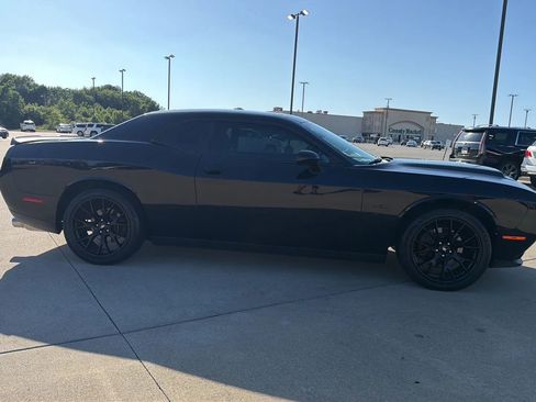 Used 2018 Dodge Challenger R/T w/ Blacktop Package RWD image 24