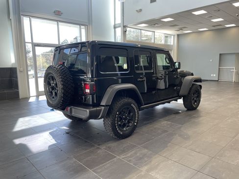 Used 2023 Jeep Wrangler Unlimited w/ Sun & Screen Package AWD/4WD image 13