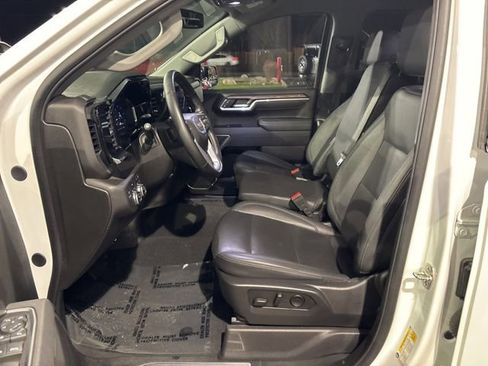 Used 2025 GMC Sierra 1500 SLT image 16