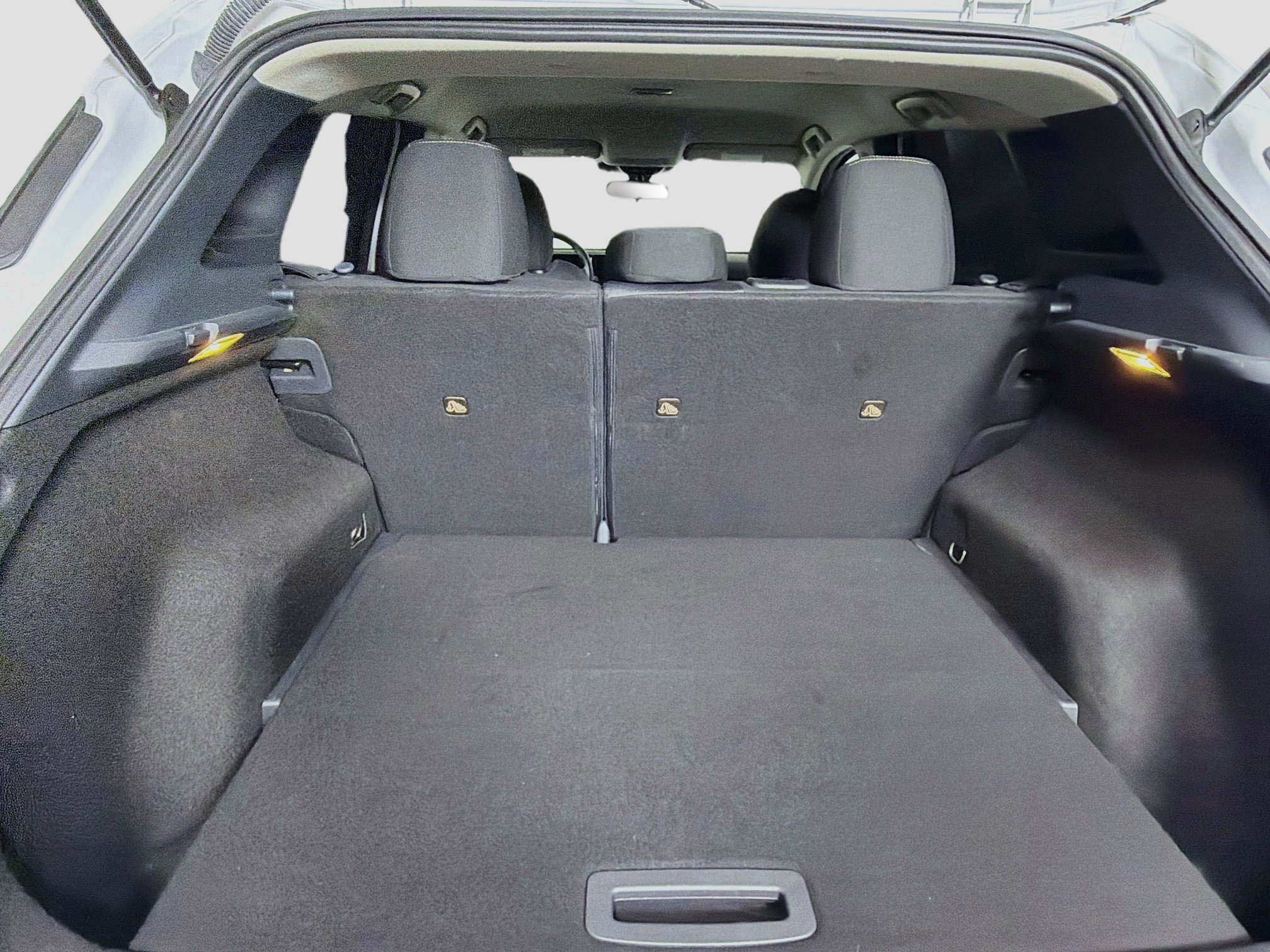 Used 2025 Nissan Kicks SV w/ Charging Package FWD image 26