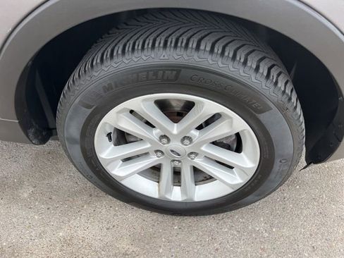 Used 2014 Ford Explorer XLT image 15