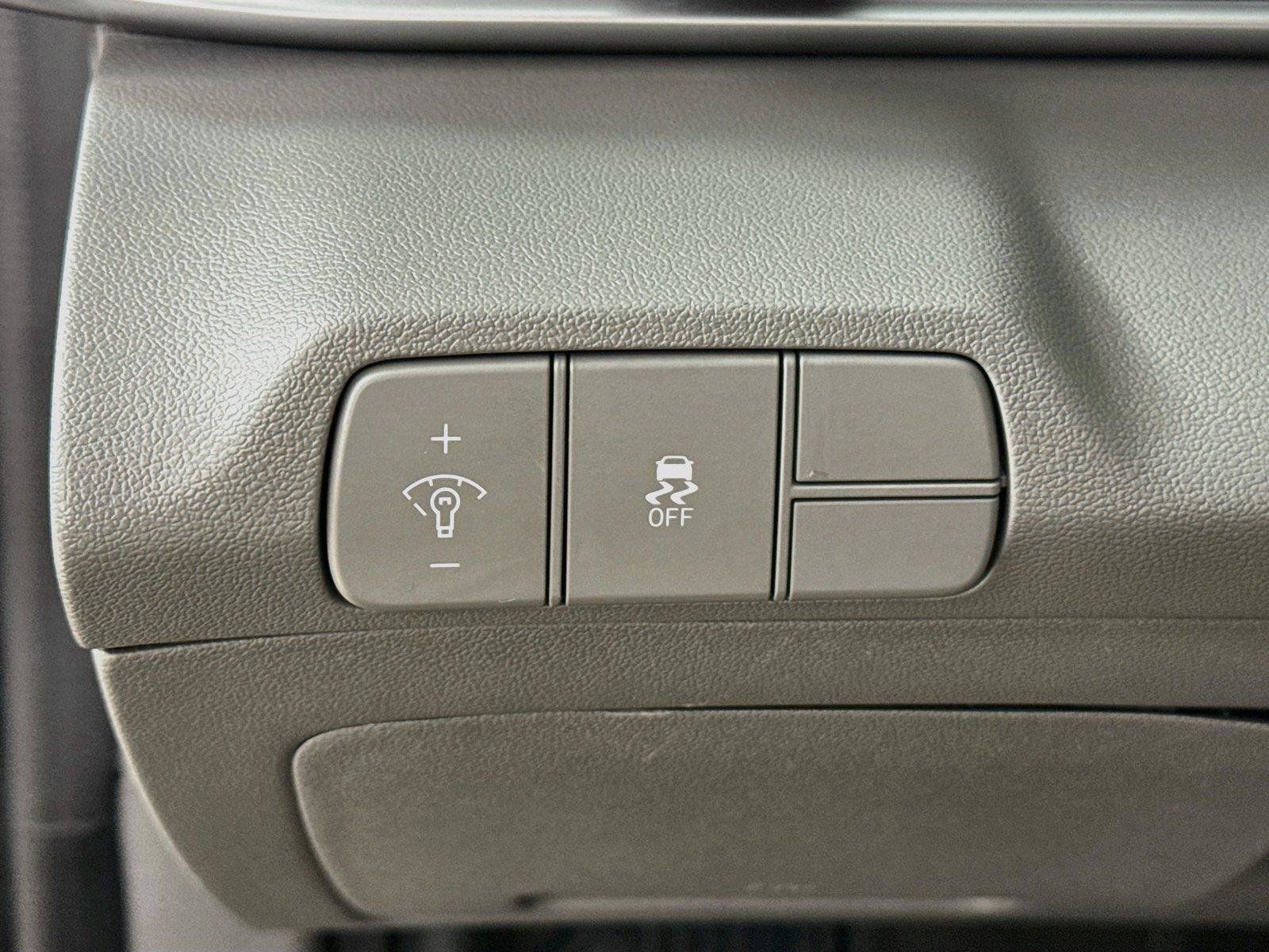 Used 2024 Hyundai Elantra SEL FWD image 14