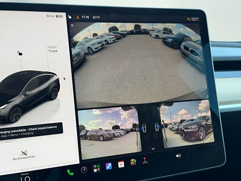 Used 2023 Tesla Model Y Performance AWD/4WD image 18