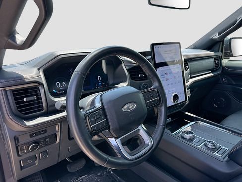 Used 2024 Ford Expedition Max Platinum AWD/4WD image 9