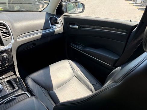 Used 2016 Chrysler 300 Limited w/ Driver Convenience Group AWD/4WD image 31
