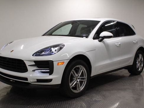 Certified 2021 Porsche Macan image 1
