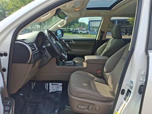 Used 2022 Lexus GX 460 Premium w/ Premium Package AWD/4WD image 16