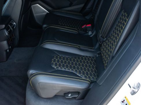 Used 2020 Lamborghini Urus image 19