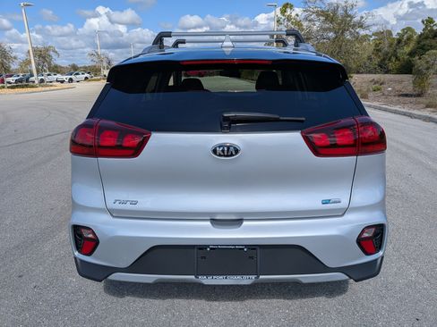 Used 2021 Kia Niro LXS image 6
