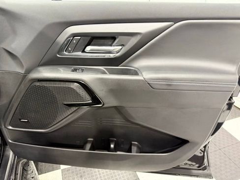 Used 2025 Chevrolet Silverado EV LT image 23