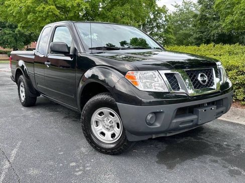Used 2017 Nissan Frontier S RWD image 2