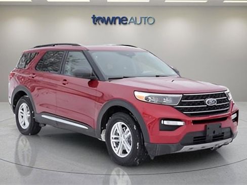 Used 2021 Ford Explorer XLT w/ Equipment Group 202A image 6