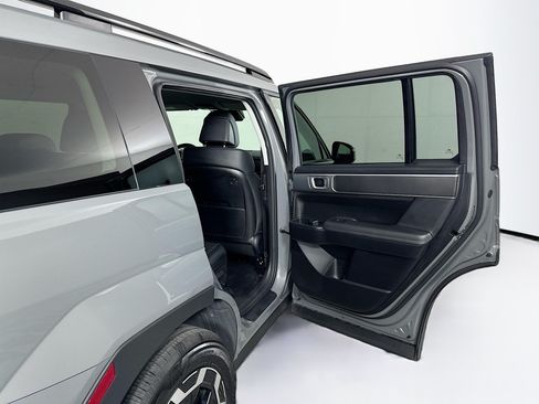 Used 2025 Hyundai Santa Fe SEL FWD image 30