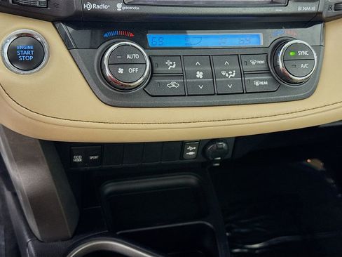 Used 2018 Toyota RAV4 XLE image 21