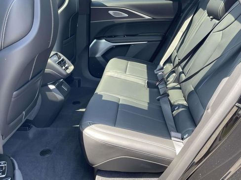 New 2026 Cadillac Lyriq Signature Sport AWD/4WD image 12