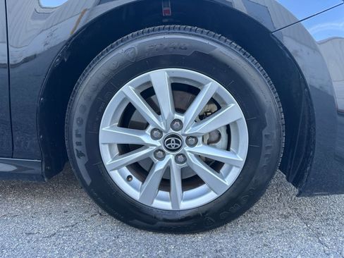 Used 2025 Toyota Camry LE image 29