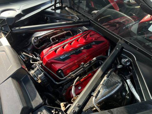 Used 2025 Chevrolet Corvette Stingray Premium Cpe w/ Z51 Performance Package image 18