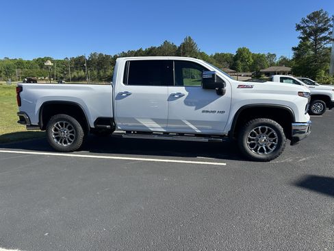 New 2026 Chevrolet Silverado 2500 LTZ w/ LTZ Plus Package AWD/4WD image 4