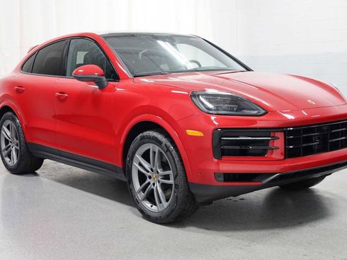 New 2025 Porsche Cayenne Coupe image 13