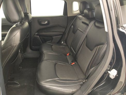 Used 2018 Jeep Compass Latitude AWD/4WD image 18