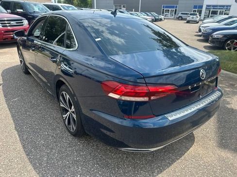 Used 2021 Volkswagen Passat 2.0T SE FWD image 5